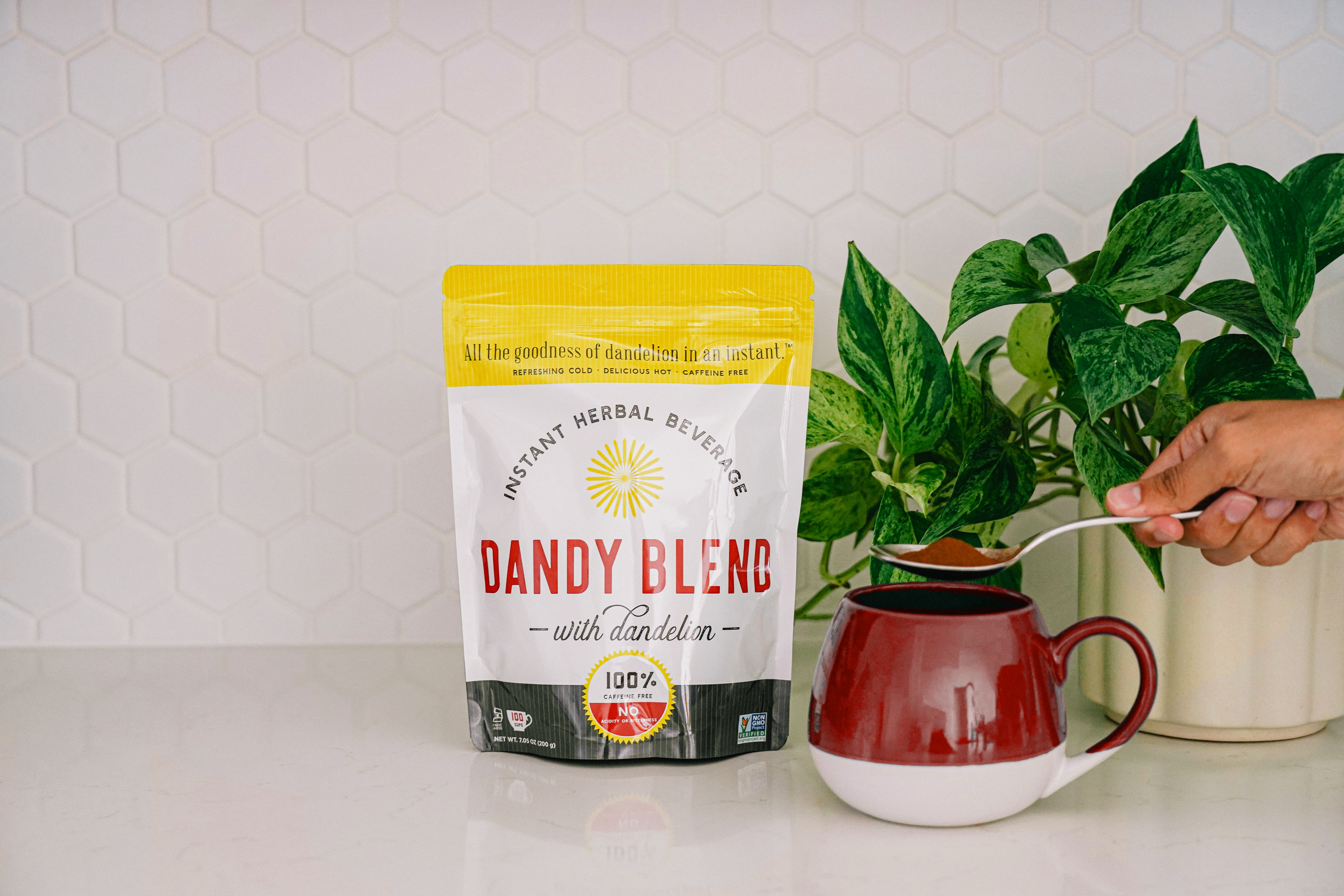 Bag of Dandyblend next to a cup