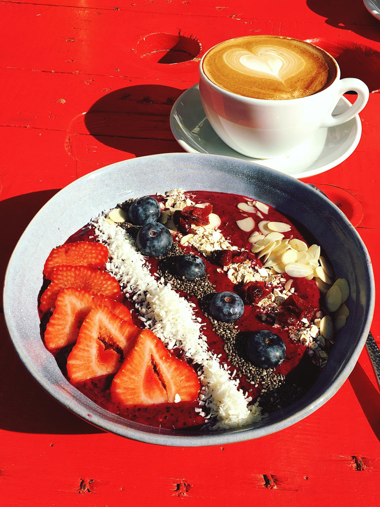 breakfast bowl with fresh fruit